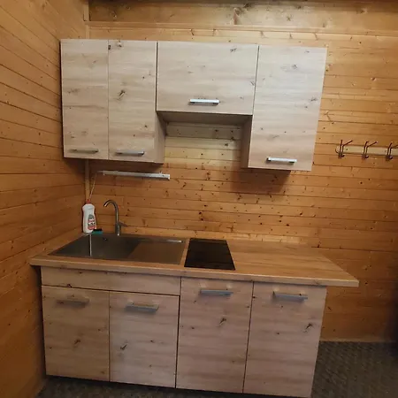 у ліску Apartment